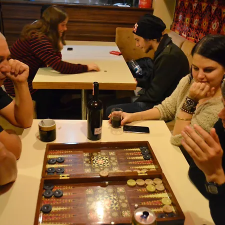 세컨드 호스텔 *