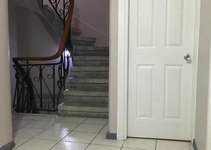 بيت شباب الشباب سيكند هوم