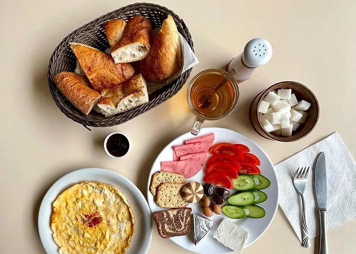 الشباب سيكند هوم