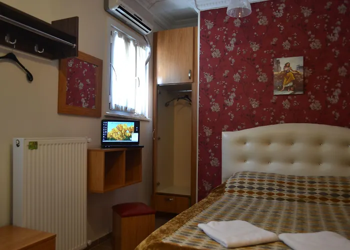 الشباب سيكند هوم