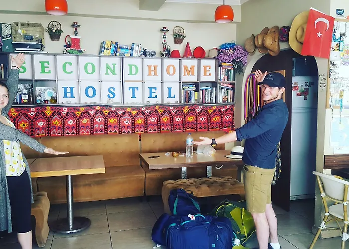 الشباب سيكند هوم *