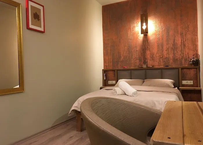 الشباب سيكند هوم اسطنبول