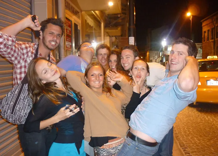 بيت شباب الشباب سيكند هوم