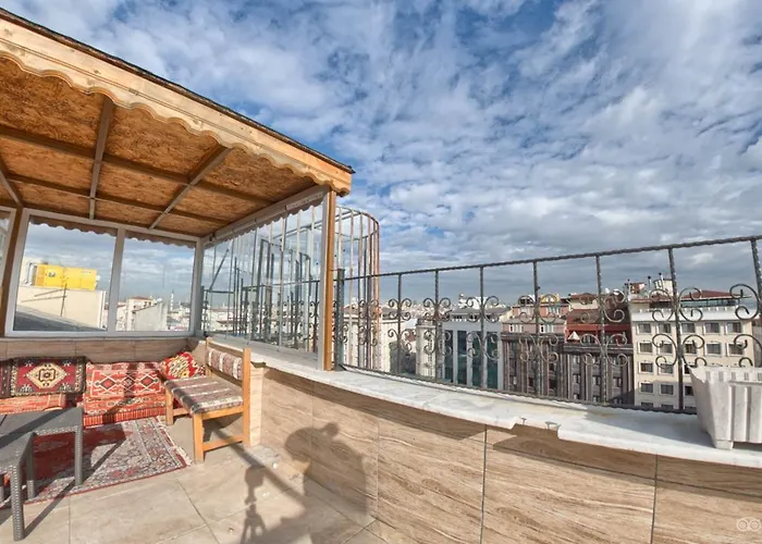 الشباب سيكند هوم * اسطنبول