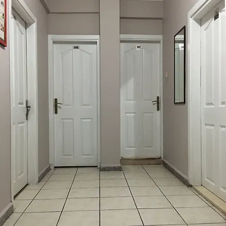 Second * Κωνσταντινούπολη