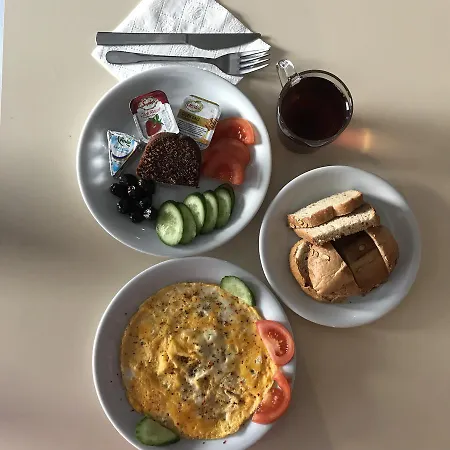 Second * Κωνσταντινούπολη